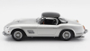 Ferrari 250gt California Spider s pevnou strechou 1960 v mierke 1:18 strieborná