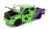 Jada Dodge Ram 1500 Pick-up s figúrkou Hulka Marvel Avengers 2014 1:24 zelená fialová