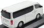 Kyosho Nissan Nv350 Minibus Caravan 2012 1:43 Brillant White Pearl Met