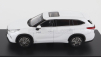 LCD model Toyota Highlander 2022 1:64 biely