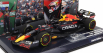 Minichamps Red bull F1 Rb18 Team Oracle Red Bull Racing N 1 Víťaz majstrovstiev sveta Zandvoort Dutch GP 2022 s vlajkou a postavou Maxa Verstappena 1:43 Matná modrá žltá červená