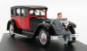 Rio-models Bugatti Type 41 Royale s postavičkou pána Bugattiho 1927 1:43 čierna červená