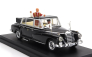 Rio-models Mercedes Benz 300d Limousine Semiconvertible 1960 - S postavičkou vodiča a pápeža - Papa Giovanni Xxiii 1:43 Black