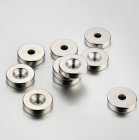 1227395 Neodymový magnet kruhový 12x3mm s otvorom 4mm