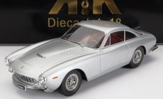 Ferrari 250 Gt Lusso 1962 v mierke 1:18 strieborná