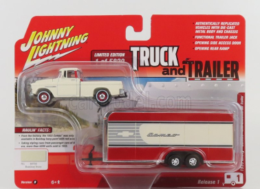 Johnny lightning Chevrolet Cameo Pick-up s prívesom 1955 1:64 bielo-červený