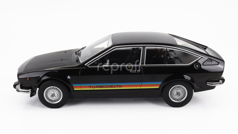 Alfa romeo Alfetta 2000 Gtv Turbodelta 1979 v mierke 1:18 2 tóny čierna