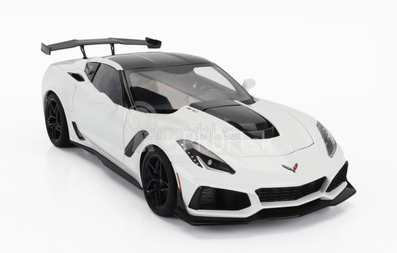 Autoart Chevrolet Corvette C7 Zr1 2017 1:18 arktická biela