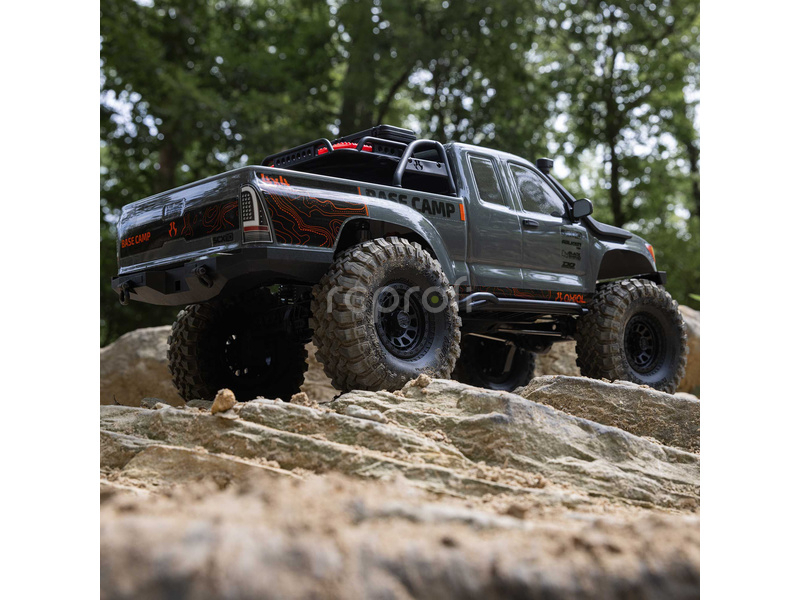 Axial SCX10 III Base Camp 4WD 1:10 RTR biely