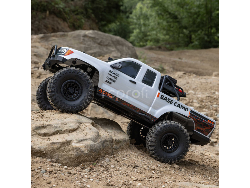 Axial SCX10 III Base Camp 4WD 1:10 RTR biely