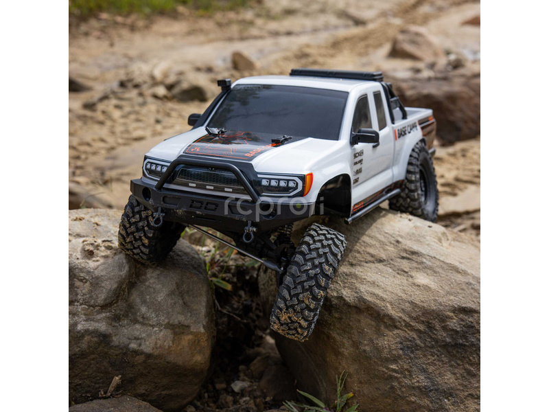 Axial SCX10 III Base Camp 4WD 1:10 RTR biely