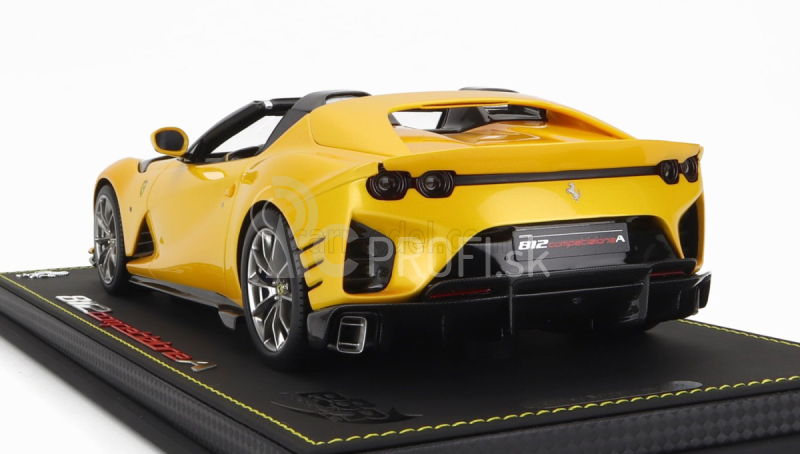 Bbr-models Ferrari 812 Competizione A Spider 2022 - Con Vetrina - S vitrínou 1:18 Giallo Tristrato - Yellow Met