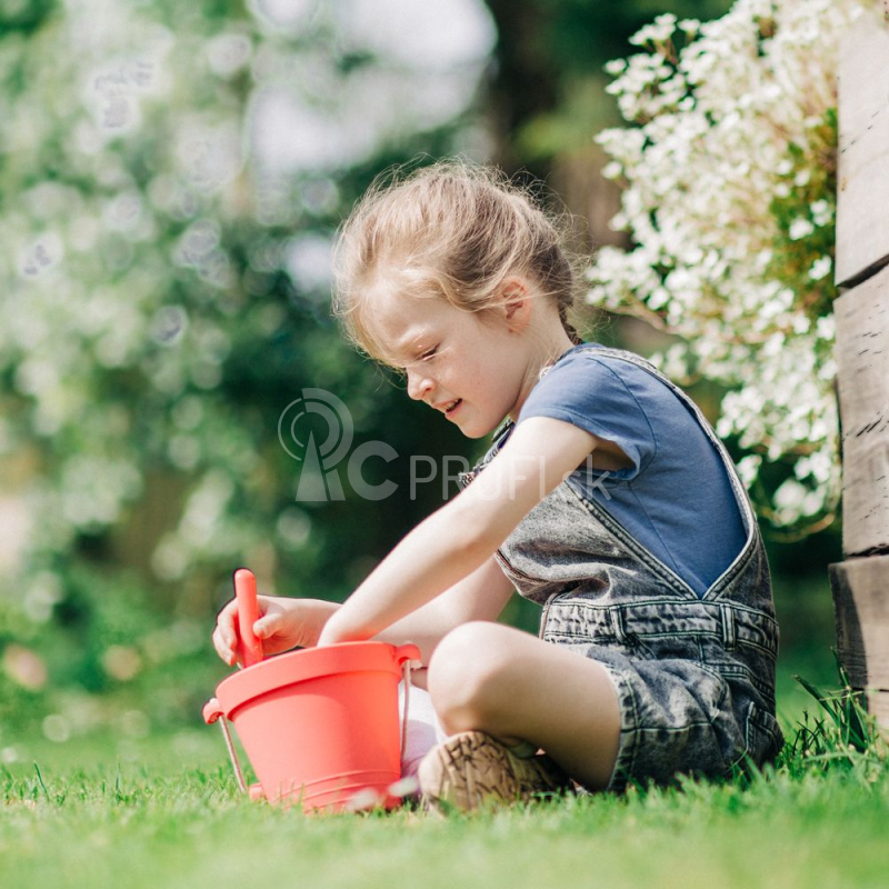 Bigjigs Toys Plážové vedierko tmavoružové