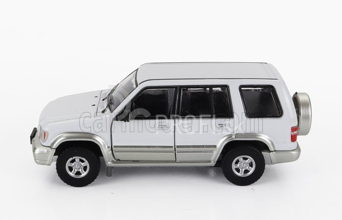 Bm-creations Isuzu Trooper Big Horn 1998 1:64 bielo strieborná