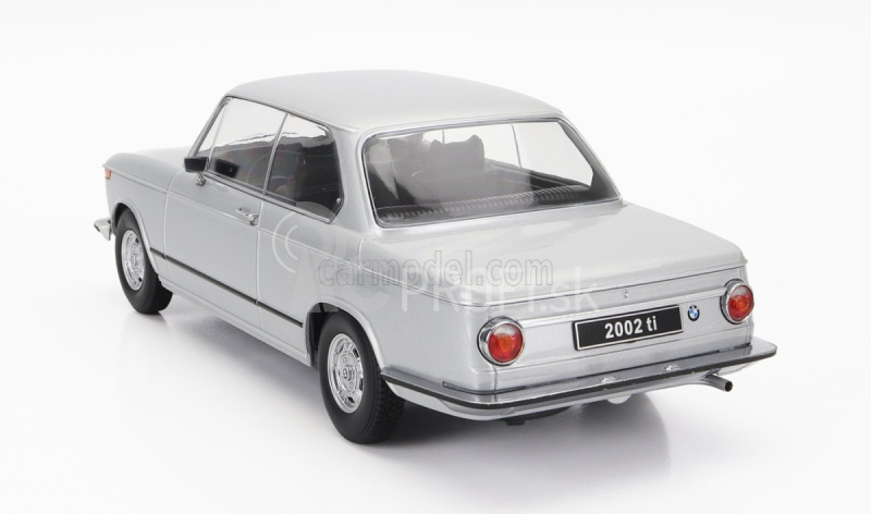 BMW 2002ti radu 1 1971 v mierke 1:18 strieborná