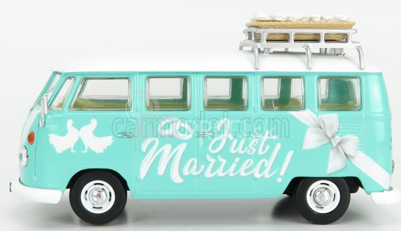 Corgi Volkswagen T1 Minibus Just Married 1961 1:43 Light Blue White