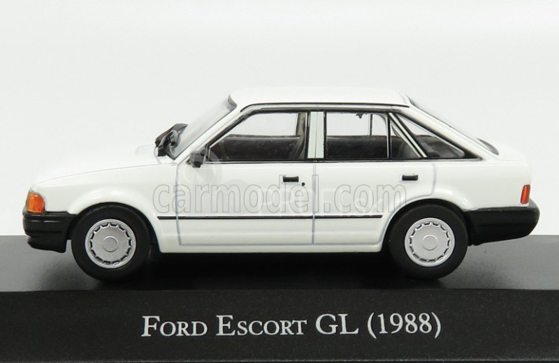 Edicola Ford england Escort Gl 1988 1:43 Biela