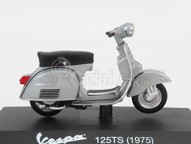 Edicola Piaggio Vespa 125 Ts 1975 1:18 Strieborná