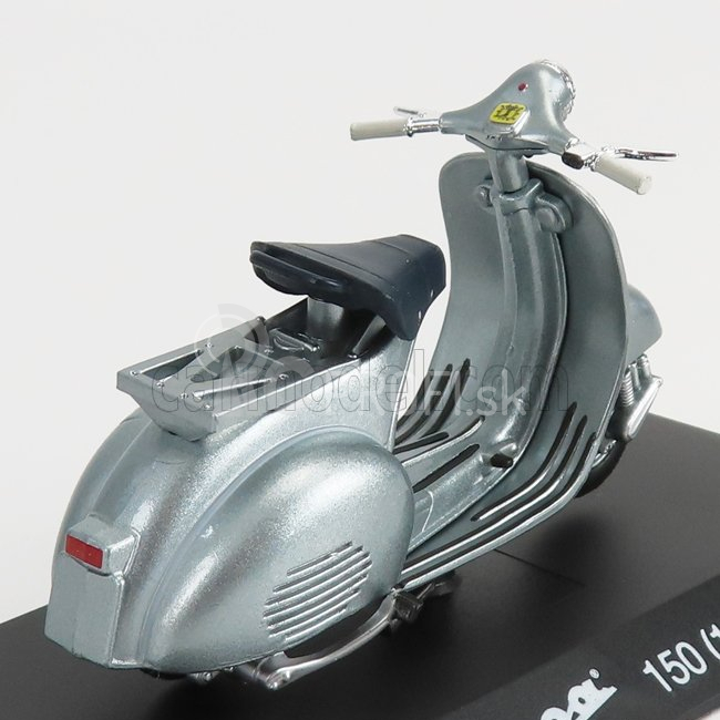 Edicola Piaggio Vespa 150 1957 1:18 strieborná