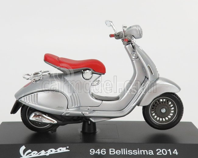 Edicola Piaggio Vespa 946 Bellissima 2014 1:18 Strieborná