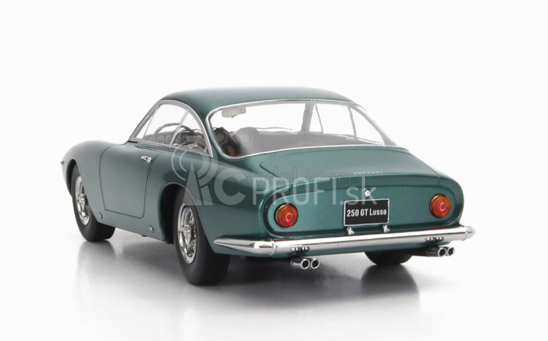 Ferrari 250 Gt Lusso 1962 v mierke 1:18 Green Met