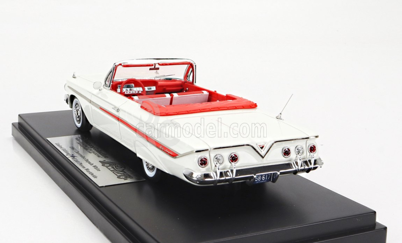 Goldvarg Chevrolet Impala Cabriolet otvorený 1961 1:43 biely