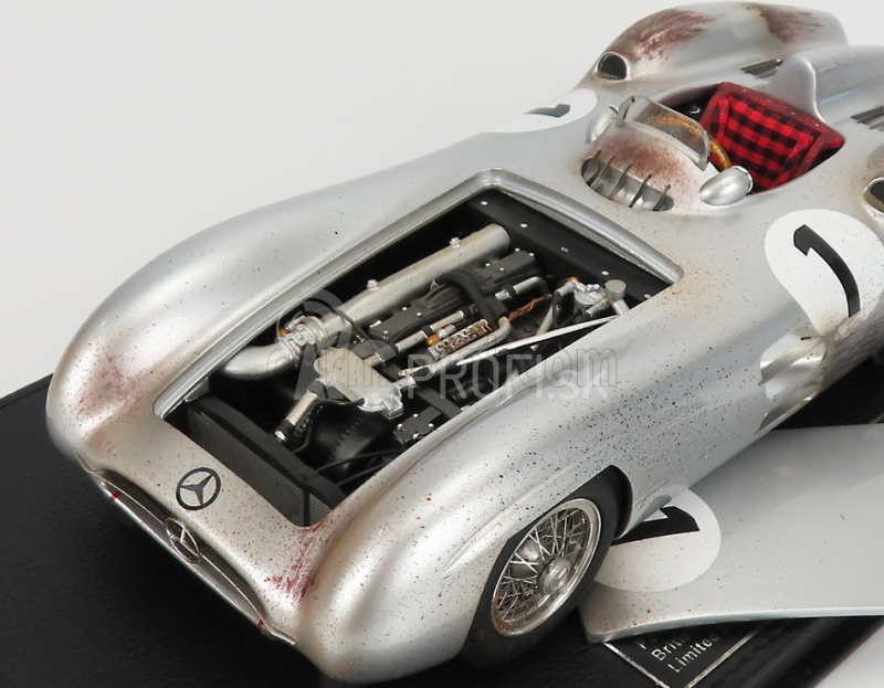 Gp-repliky Mercedes benz F1 W196r Streamliners N 1 Pole Position a 4. British Gp (špinavá verzia) Juan Manuel Fangio 1954 Majster sveta - Con Vetrina - S vitrínou 1:18 Silver