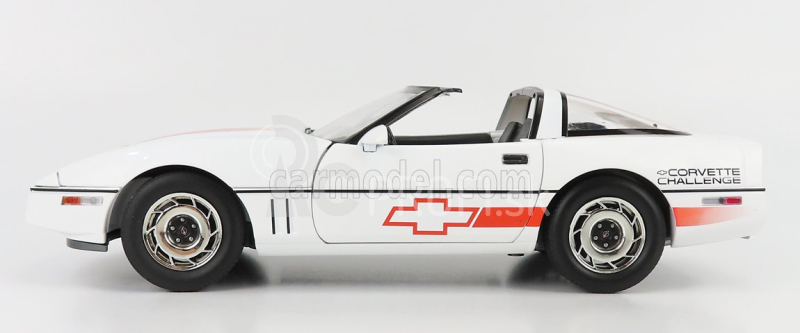 Greenlight Chevrolet Corvette C4 1988 1:18 bielo-červená