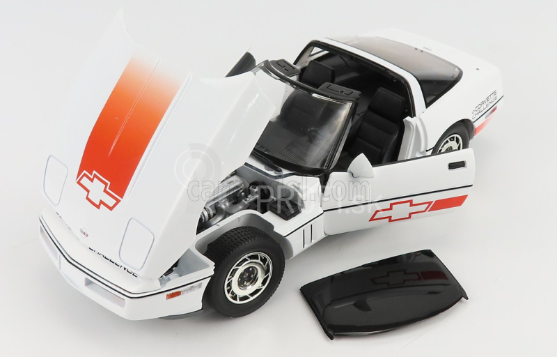 Greenlight Chevrolet Corvette C4 1988 1:18 bielo-červená