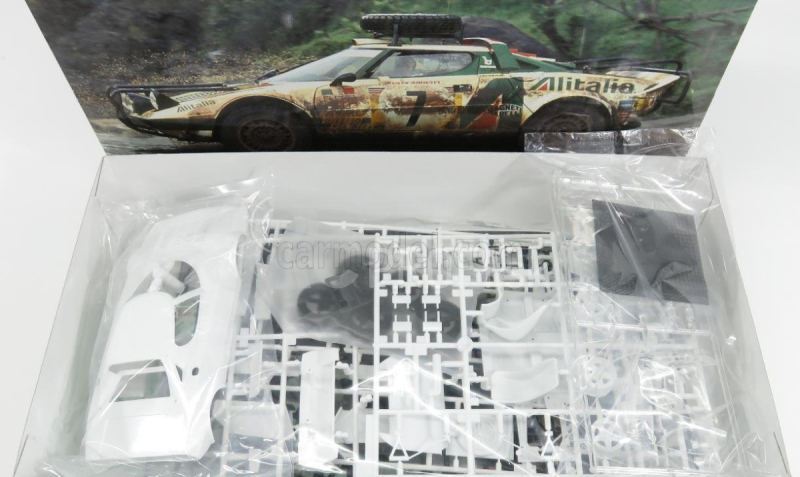 Hasegawa Lancia Stratos Hf Alitalia N 7 3rd Rally Safari 1977 S.munari - P.sodano 1:24 Biela Zelená Červená