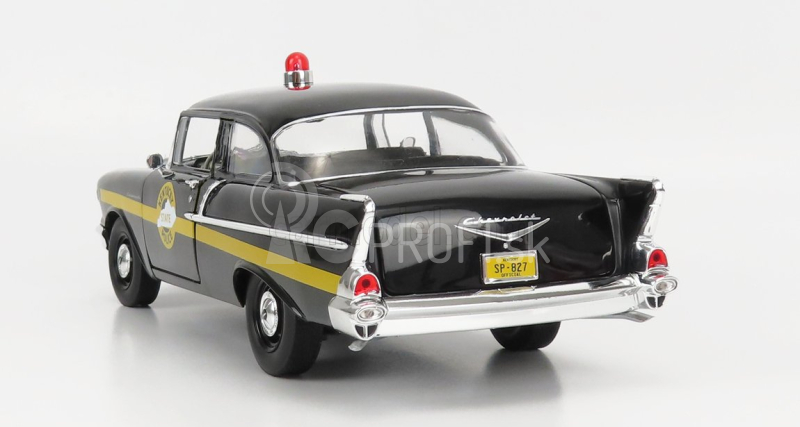 Highway61 Chevrolet 150 Sedan Kentucky State Police 1957 1:18 čierna