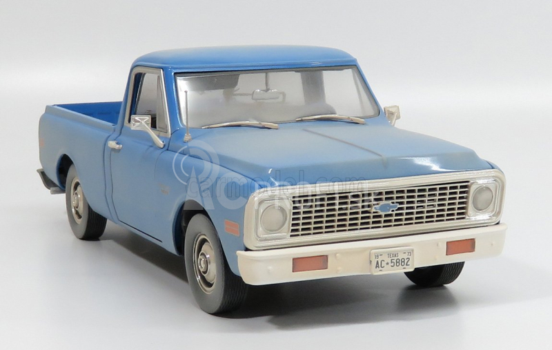 Highway61 Chevrolet C-10 Custom Pick-up 1970 - Texaský masaker motorovou pílou 1:18 Svetlomodrá