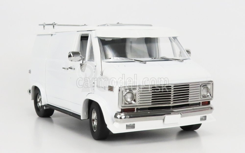 Highway61 Chevrolet G-series Van 1976 1:18 Biela