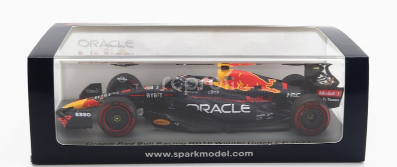 Iskrový model Red bull F1 Rb18 Team Oracle Red Bull Racing N 1 Víťaz holandského Gp Majster sveta 2022 - 30. víťazstvo Max Verstappen 1:43 Matná modrá žltá červená