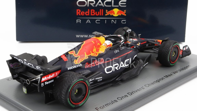 Iskrový model Red bull F1 Rb18 Team Oracle Red Bull Racing N 1 Winner Japan Gp With Pit Board World Champion 2022 Max Verstappen 1:43 Matná modrá žltá červená