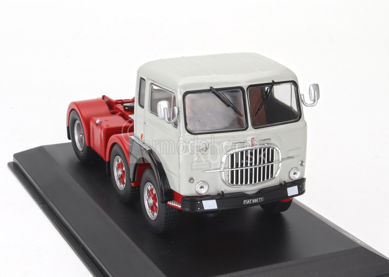 Ixo-models Fiat 690 T1 Tractor Truck 3-assi 1961 1:43 sivočervená