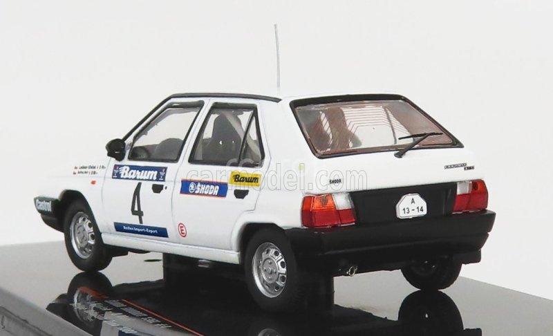 Ixo-models Škoda Favorit 136l (nočná verzia) N 4 Rally Valasskaa Winter 1989 L.krecek - B.motl 1:43 Biela