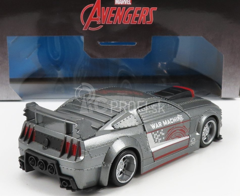 Jada Ford usa Mustang Coupe 2006 s figúrkou War Machine 1:32 sivá