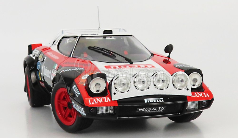 Kyosho Lancia Stratos Hf Olio Fiat Vs Corse (nočná verzia) N 1 Rally Hunsruck 1978 W.rohrl - C.geistdorfer 1:18 Čierna červená biela