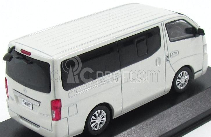 Kyosho Nissan Nv350 Minibus Caravan 2012 1:43 Brillant White Pearl Met