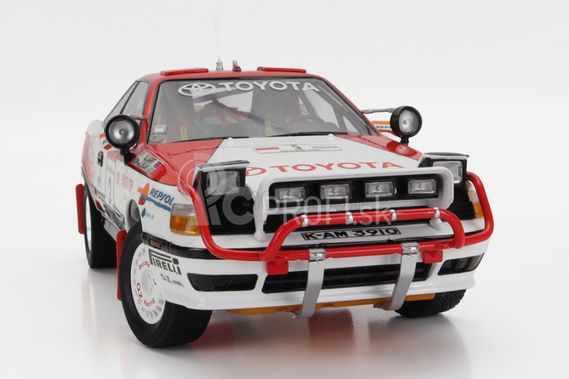 Kyosho Toyota Celica Gt-four St165 (nočná verzia) N 3 Winner Rally Safari Rally 1990 B.waldegard - F.gallagher 1:18 Biela červená