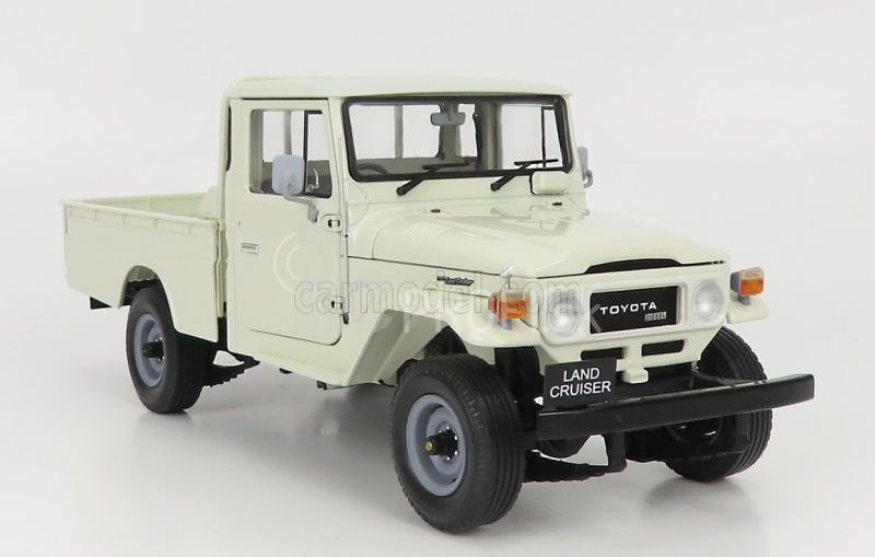 Kyosho Toyota Land Cruiser 40 4x4 Pick-up 1980 1:18 Biela