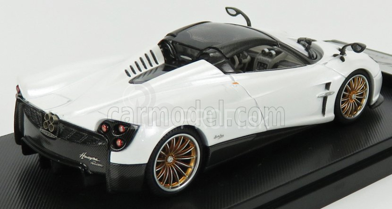 LCD model Pagani Huayra Roadster 2018 1:43 White