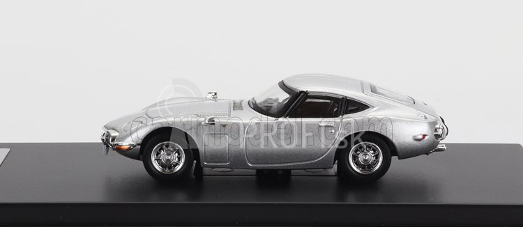 LCD model Toyota 2000gt Coupe 1967 1:64 strieborná