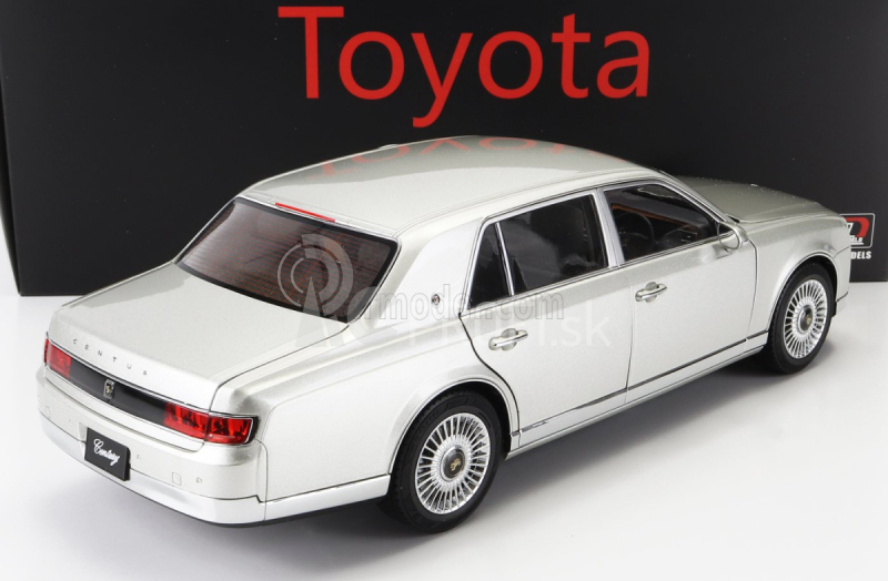 LCD model Toyota Century 2022 1:18 strieborná