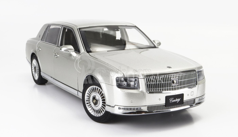 LCD model Toyota Century 2022 1:18 strieborná