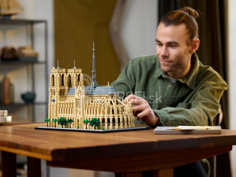 LEGO Architecture - Notre-Dame v Paríži