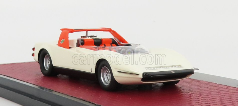 Matrix modely v mierke Alfa romeo P33 Roadster Pininfarina 1968 1:43 Biela