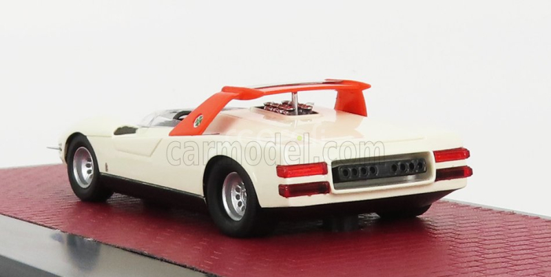 Matrix modely v mierke Alfa romeo P33 Roadster Pininfarina 1968 1:43 Biela