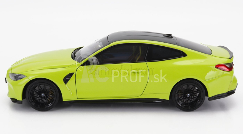 Minichamps BMW radu 4 M4 (g82) 2020 1:18 žltá čierna